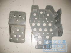 AZ9125936003/4,保险杠托架，鞍形横梁连接支架,济南金联鑫重汽配件中心库