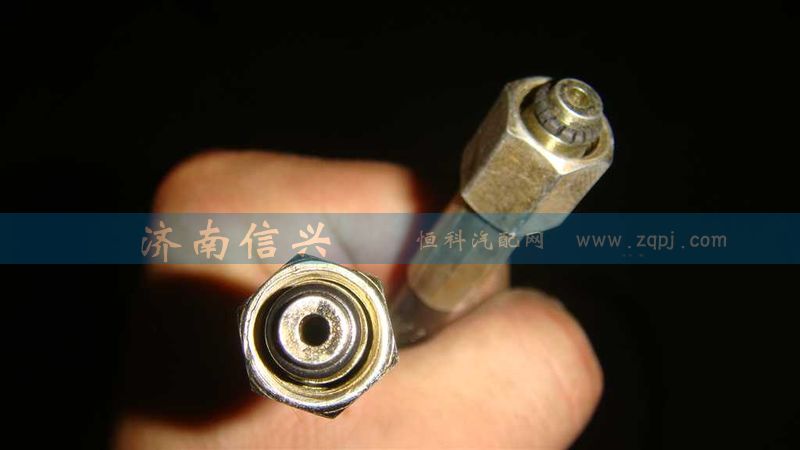 WG9925820009,高压软管(2100),济南信兴汽车配件贸易有限公司