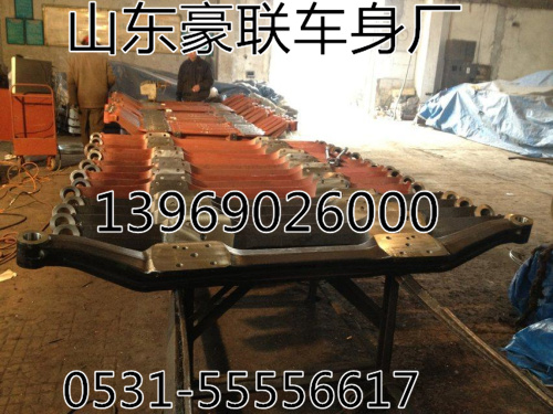 陕汽德龙F2000前轴总成8吨前轴总成,陕汽德龙F2000前轴总成8吨前轴总成,山东豪联车身制造厂